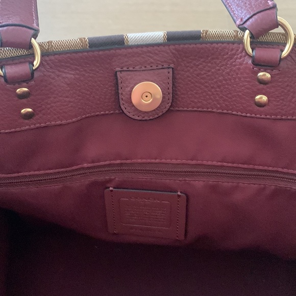 NWOT Coach Tote with Removable Strap - Picture 8 of 9